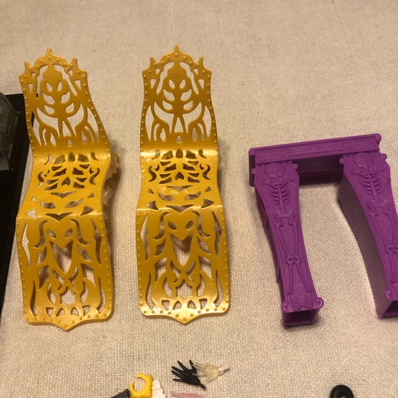 Monster High furniture and accessories lot - Picture 5 of 7